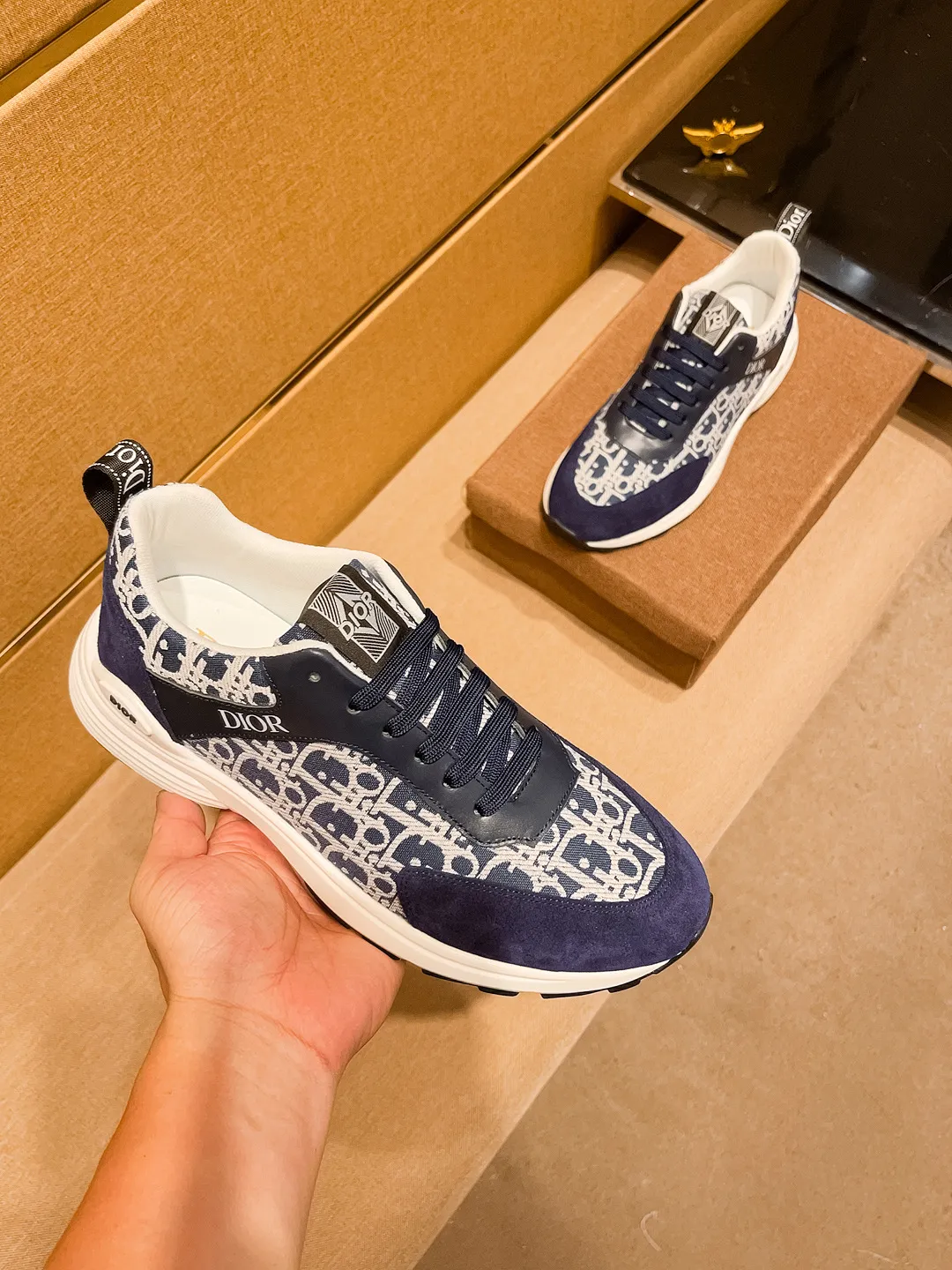Men's shoes 💰 440💰【Dior】🔥 High-end men's shoes brand official website 1:1 latest masterpiece: the upper is made of Italian imported first-layer cowhide with a comfortable and breathable lining➕original non-slip and wear-resistant outsole🔥, making walking more convenient and comfortable! An exclusive new model, a stunning work, a beautiful 1:1 replica [color] compared to the official quality! Create a fashionable personality to set off your uniqueness! A must-have for trendy men! Classic🔥Size: 38-44 Color: 🔥Multiple colors available🔥.